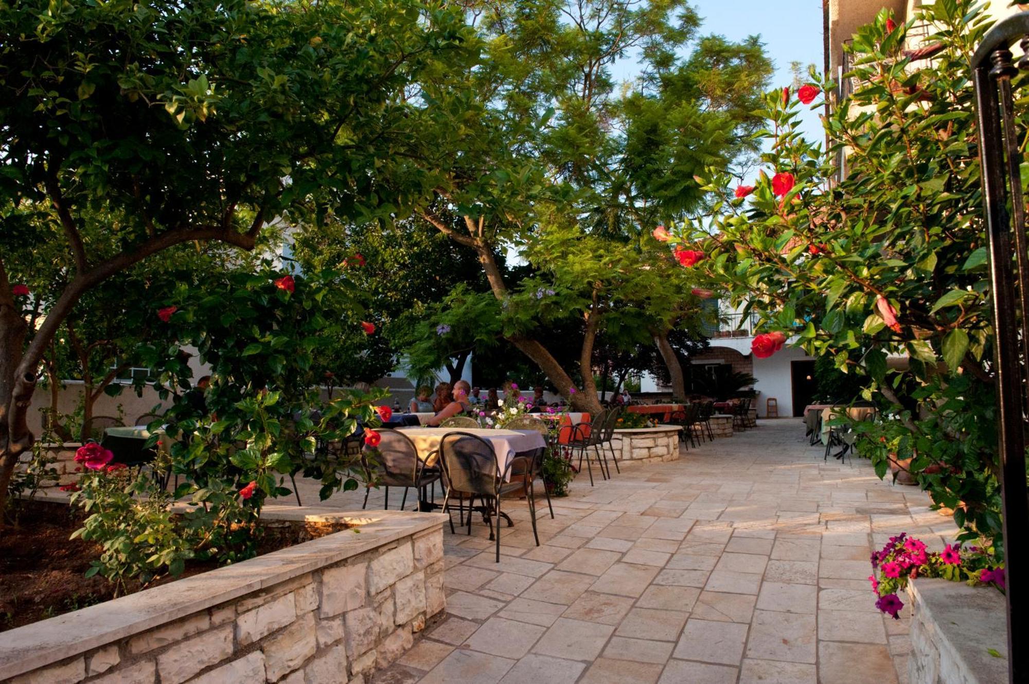 Marie Hotel Acharavi  Exterior foto