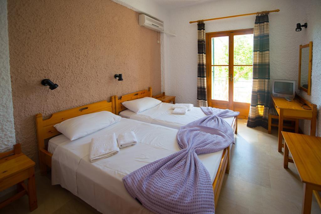 Marie Hotel Acharavi  Exterior foto